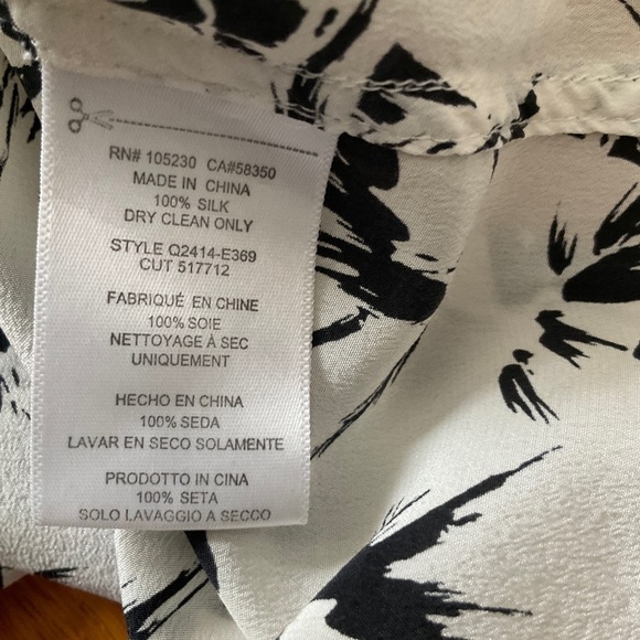 Equipment Femme Buttoned Down Silk Top Medium - Picture 13 of 13